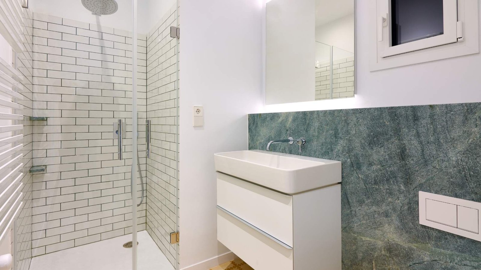 4 reformaspinturax-reformas-interiores-huelva-banos-cocinas-alicatado-porcelanico-fontaneria-pladur